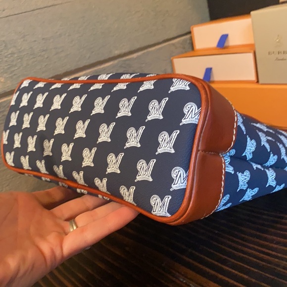 NWT Dooney & Bourke Milwaukee Brewers Crossbody - Picture 11 of 17